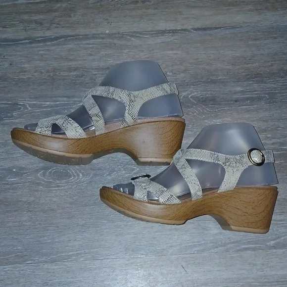 Women's Julie Dansko snakeskin shoes size 37 - Picture 2 of 12